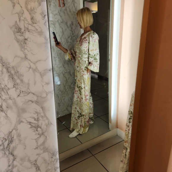 Ted Baker floral pant suit, size 6 - Picture 10 of 10